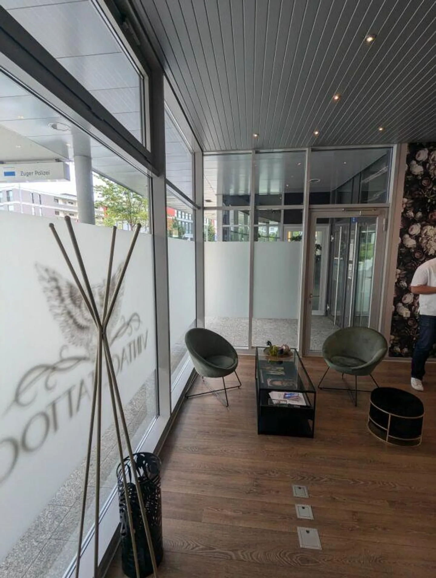 Espace de vente dans un emplacement privilégié à Rotkreuz - Photo 10 sur 14