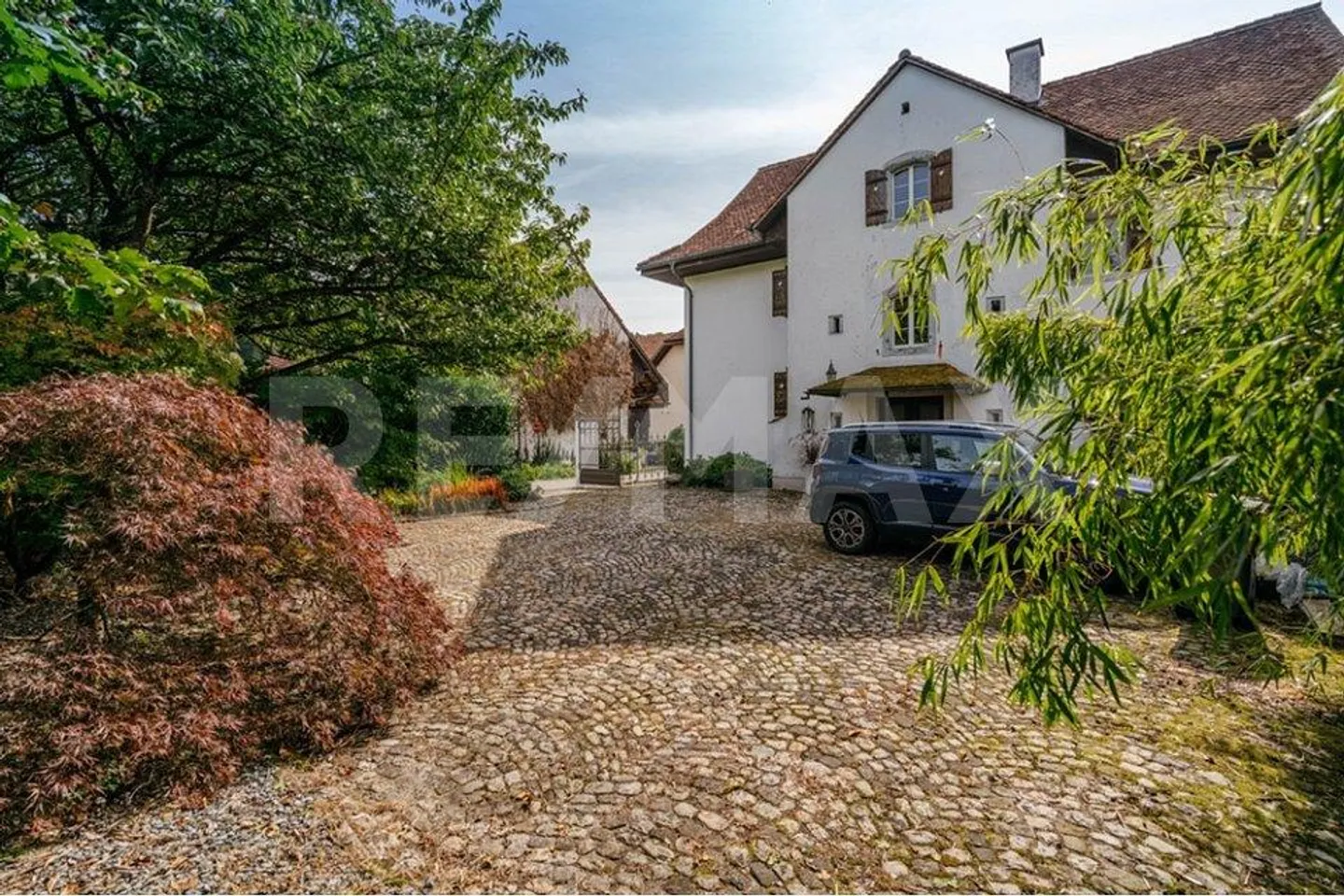 Historical Property in Classicist Style - Photo 1 of 11
