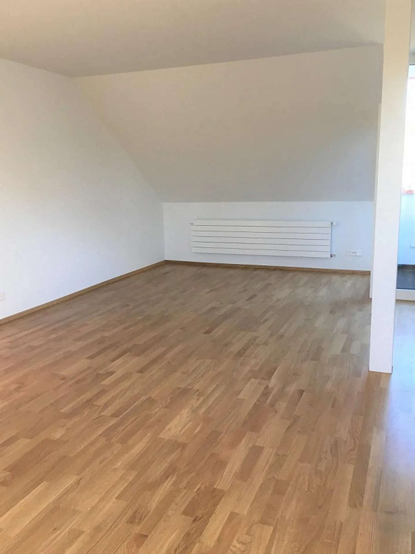 Appartamento luminoso e moderno con 3 stanze in posizione centrale - Foto 7 di 10