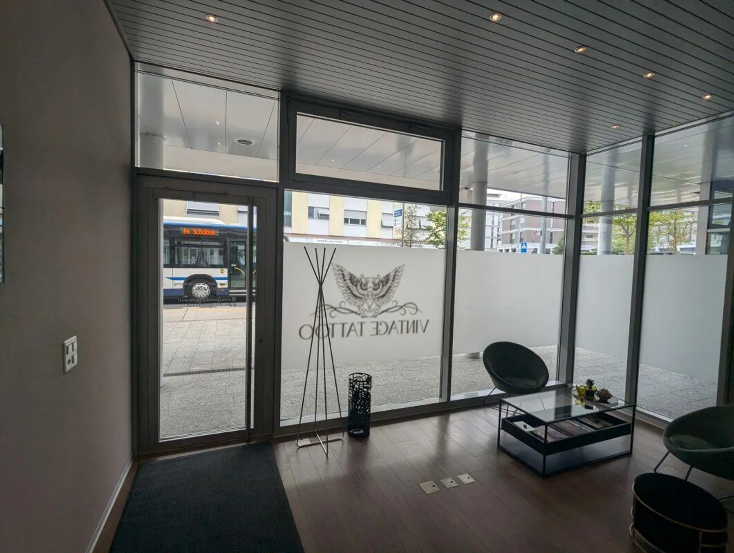 Espace de vente dans un emplacement privilégié à Rotkreuz - Photo 9 sur 14