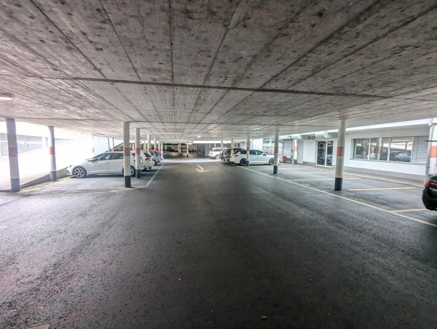 Espace de vente dans un emplacement privilégié à Rotkreuz - Photo 14 sur 14
