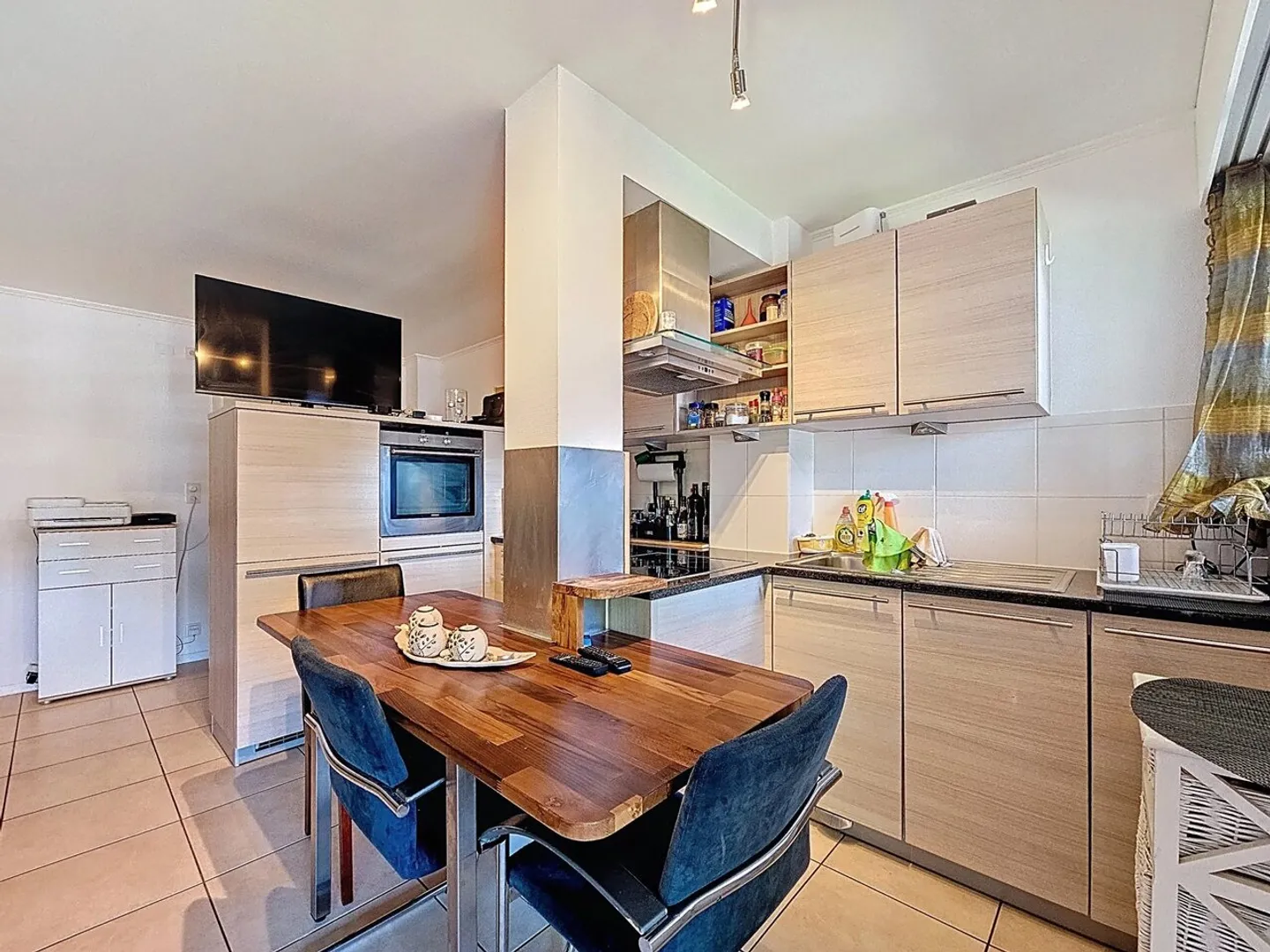 Particolarmente per gli investitori, bell'appartamento con 2 camere da letto con possibilità di parcheggio interno, vicino al lago - Foto 2 di 8