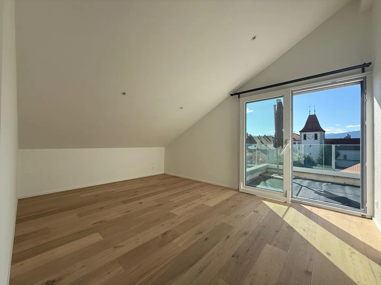 In vendita – Magnifico appartamento di 4,5 locali all'ultimo piano a Cudrefin - Foto 3 di 6