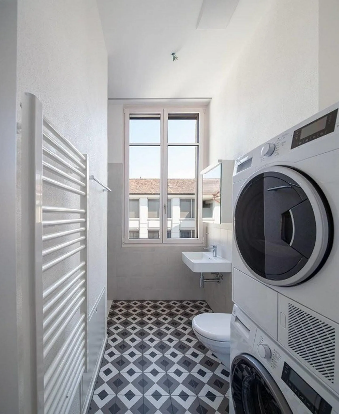 Bellissimo appartamento loft di 4 stanze - 2 affitti netti in omaggio! - Foto 5 di 9