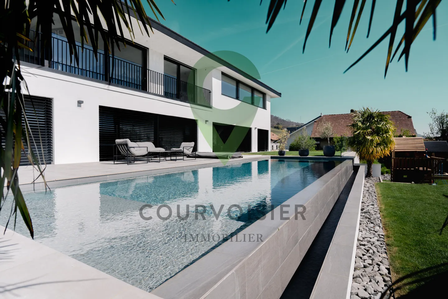 Komfort und Raffinesse im Herzen eines exklusiven Rahmens mit Blick auf den See - Foto 1 von 12