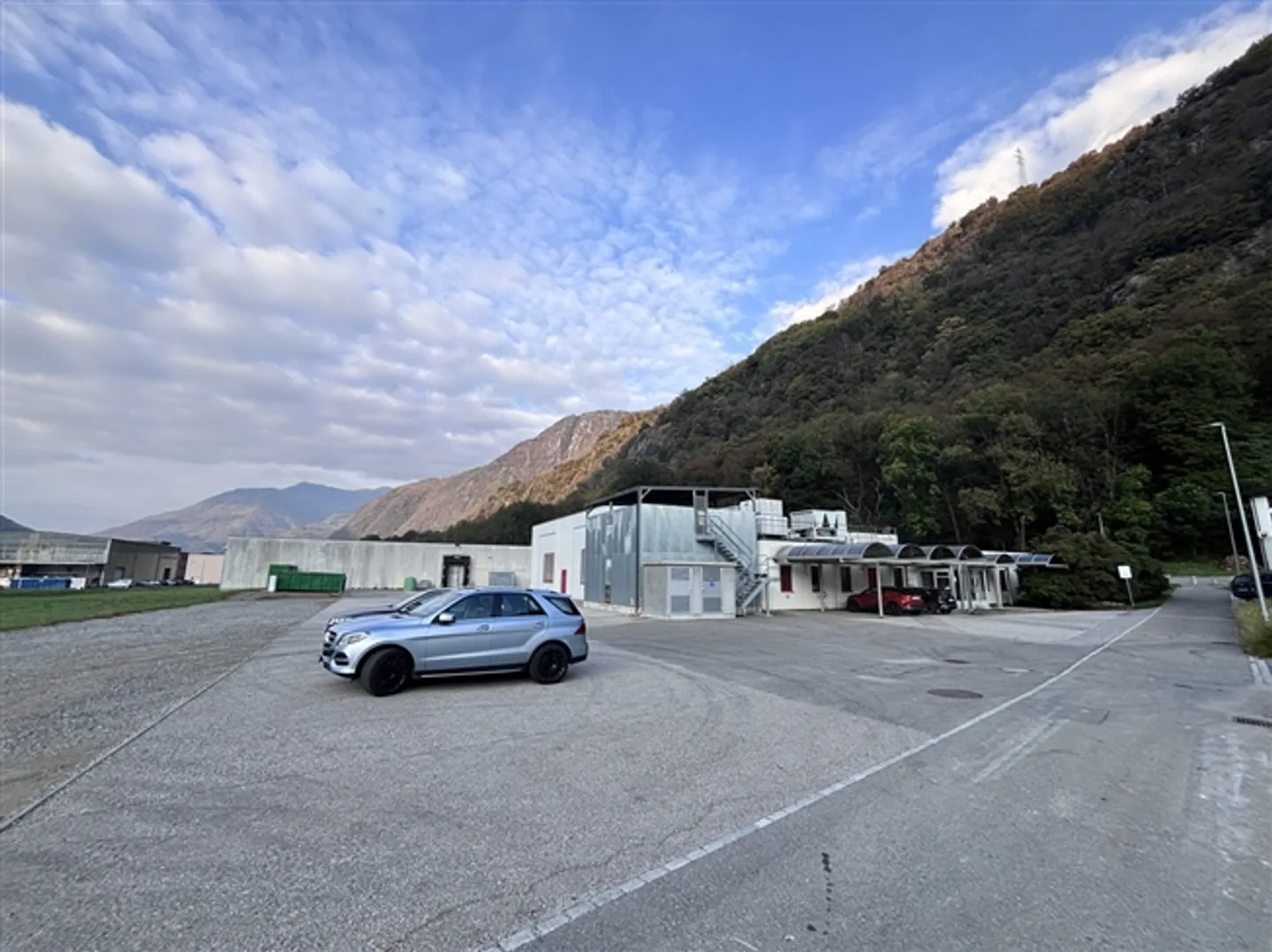 «ZUM VERKAUF INDUSTRIEGEBÄUDE – SAN VITTORE (GR)» - Foto 2 von 5