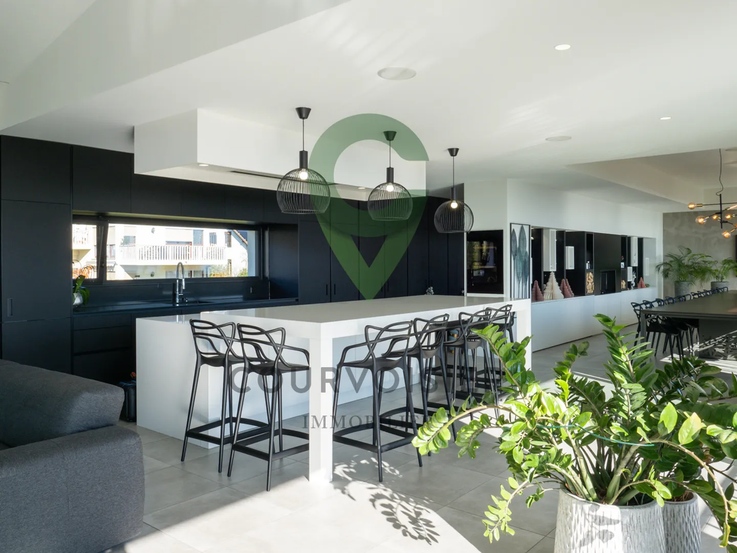 Komfort und Raffinesse im Herzen eines exklusiven Rahmens mit Blick auf den See - Foto 3 von 12