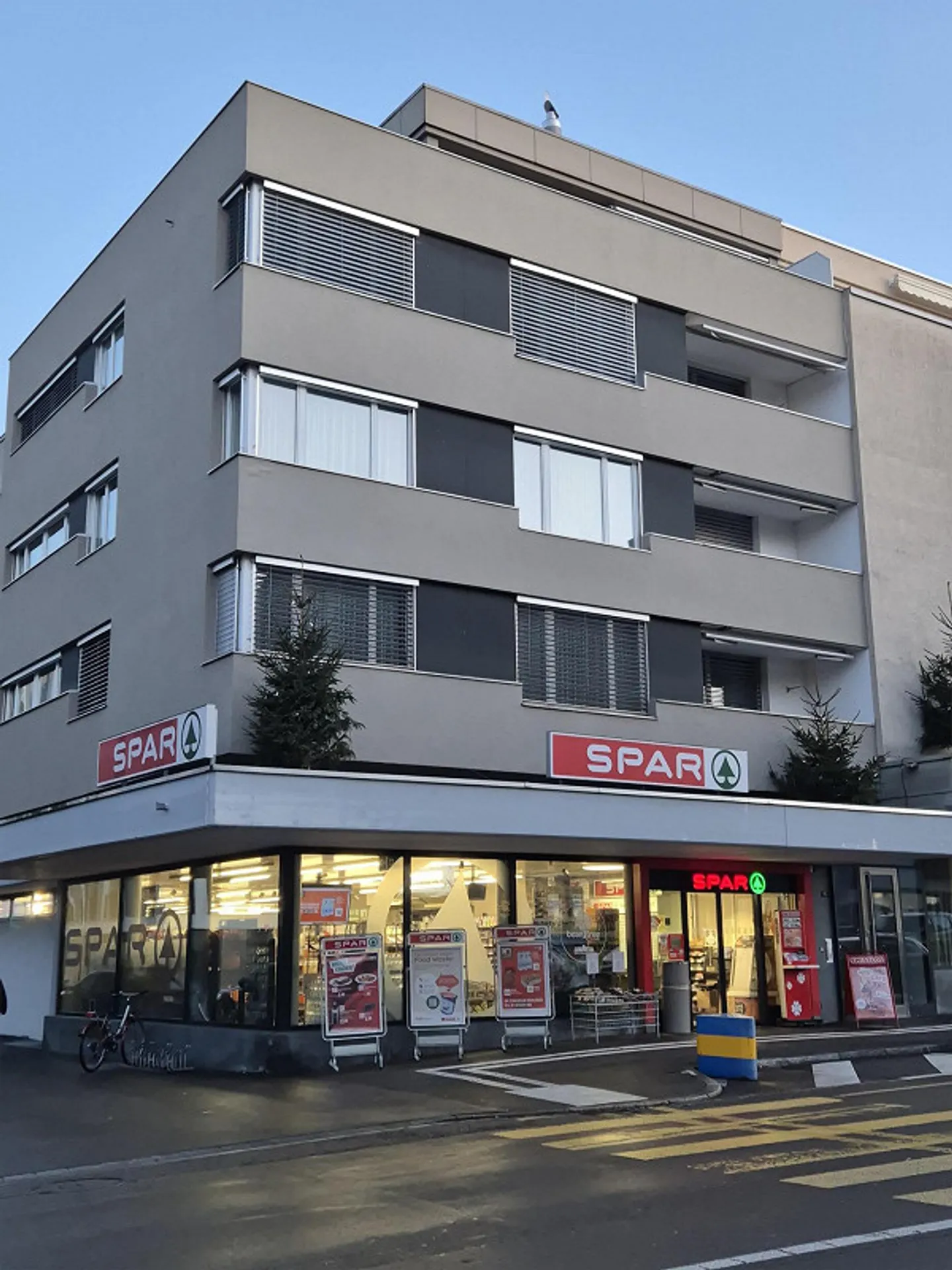 Versatile commercial space in a central location in Goldach - Photo 1 of 4