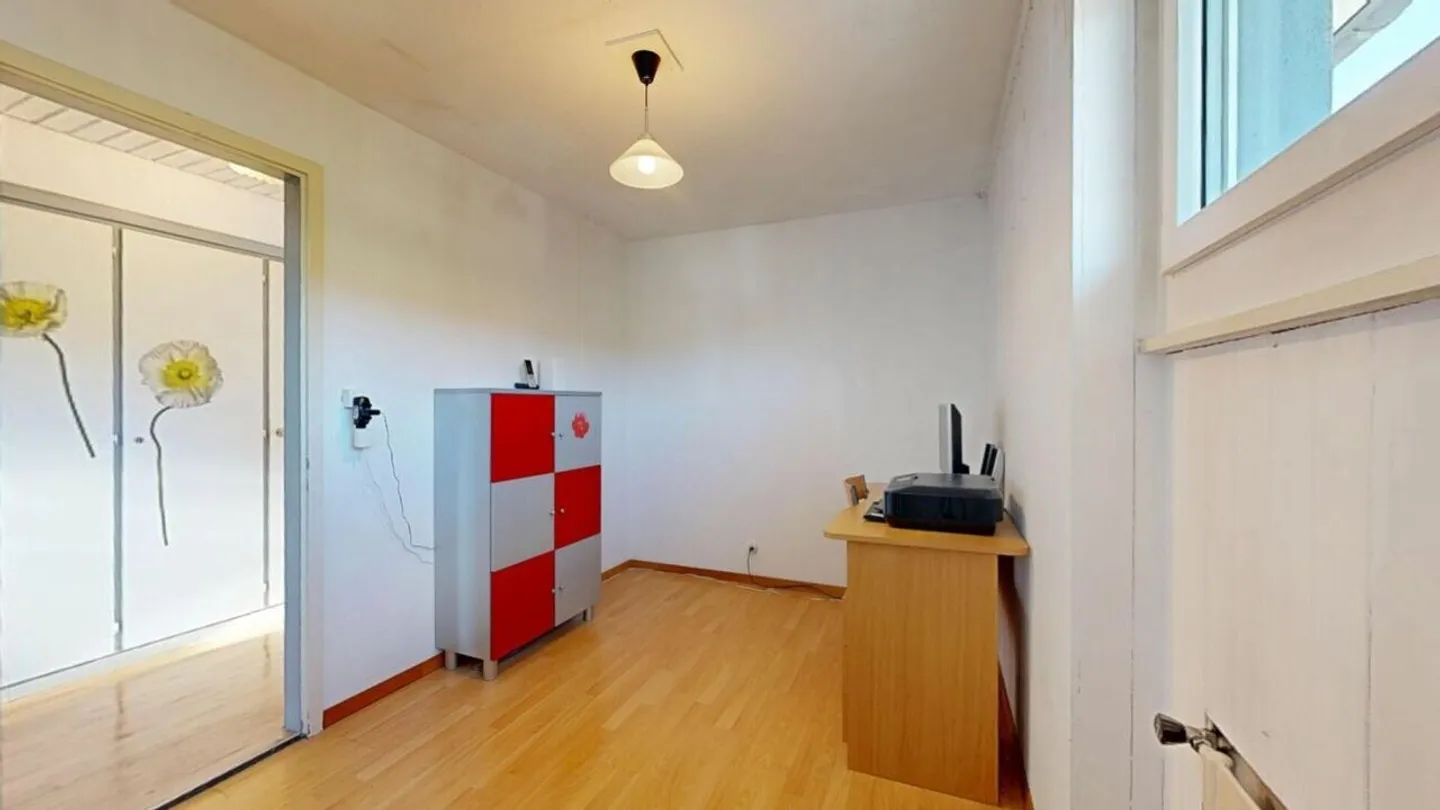 Banca approvata e verificata - Casa bifamiliare ben tenuta con grande giardino a Malters - Foto 13 di 25