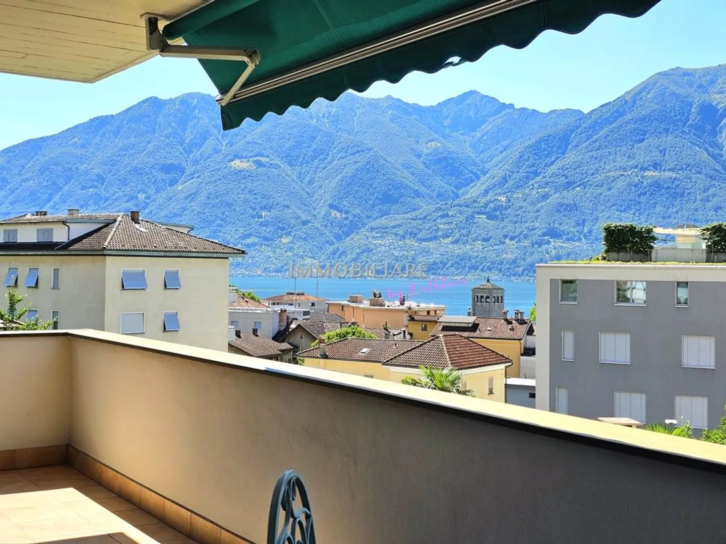 Appartamento per vacanze con camino, centrale, tranquillo, a 5 minuti a piedi dalla stazione - Foto 1 di 13