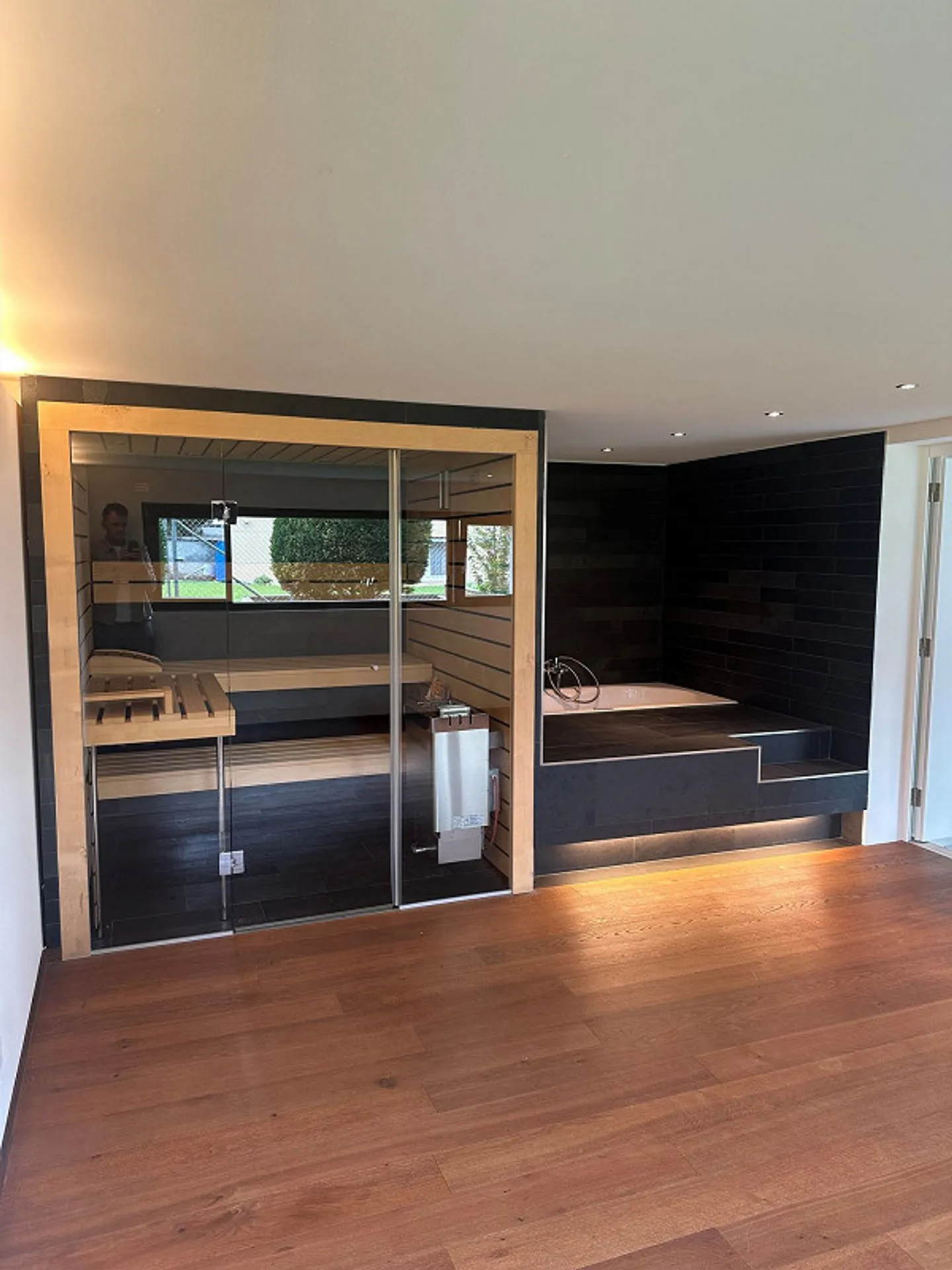 Spacious, affordable basement apartment in a quiet neighborhood - Photo 3 of 14