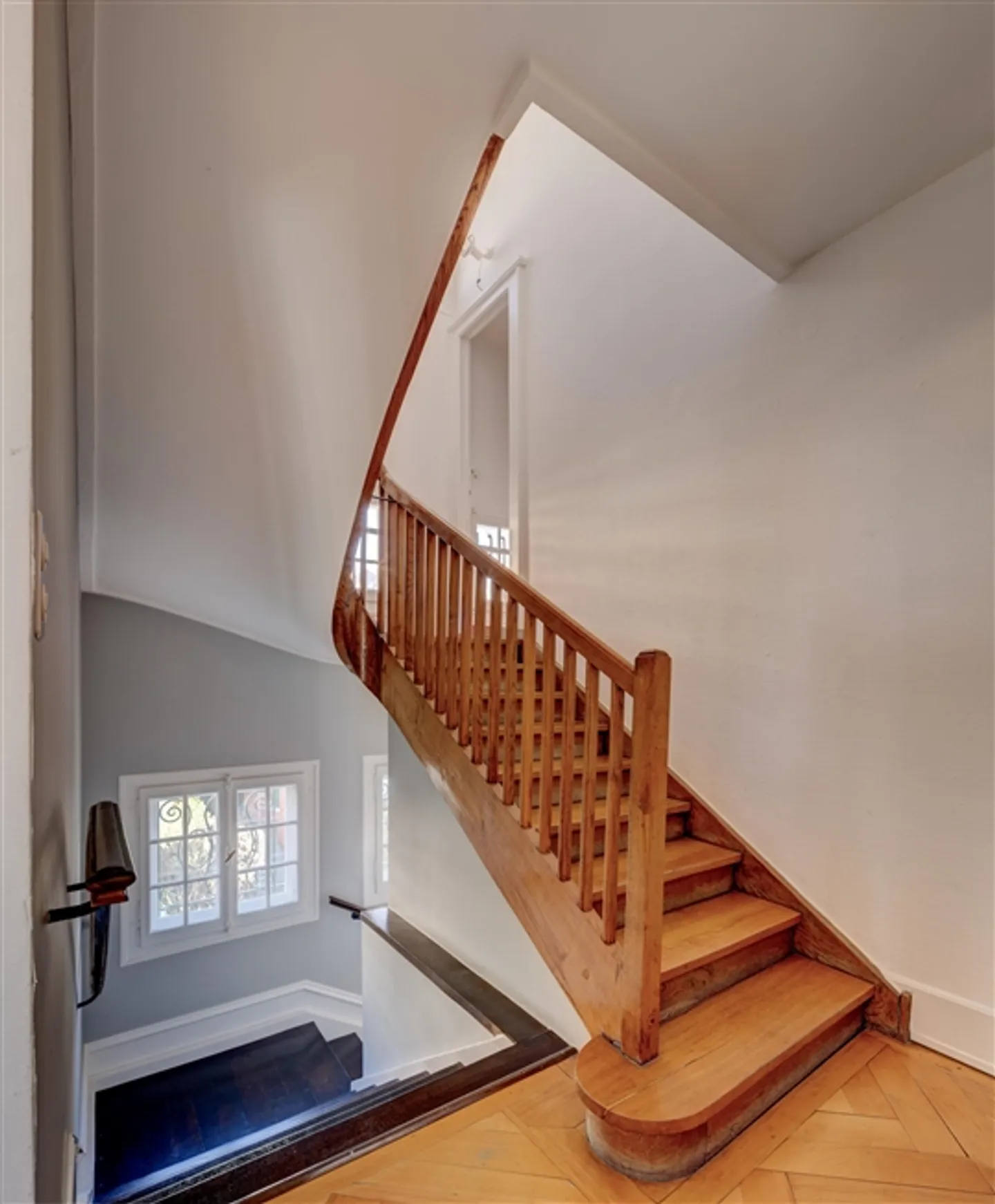 9 Room single house - Photo 7 of 12