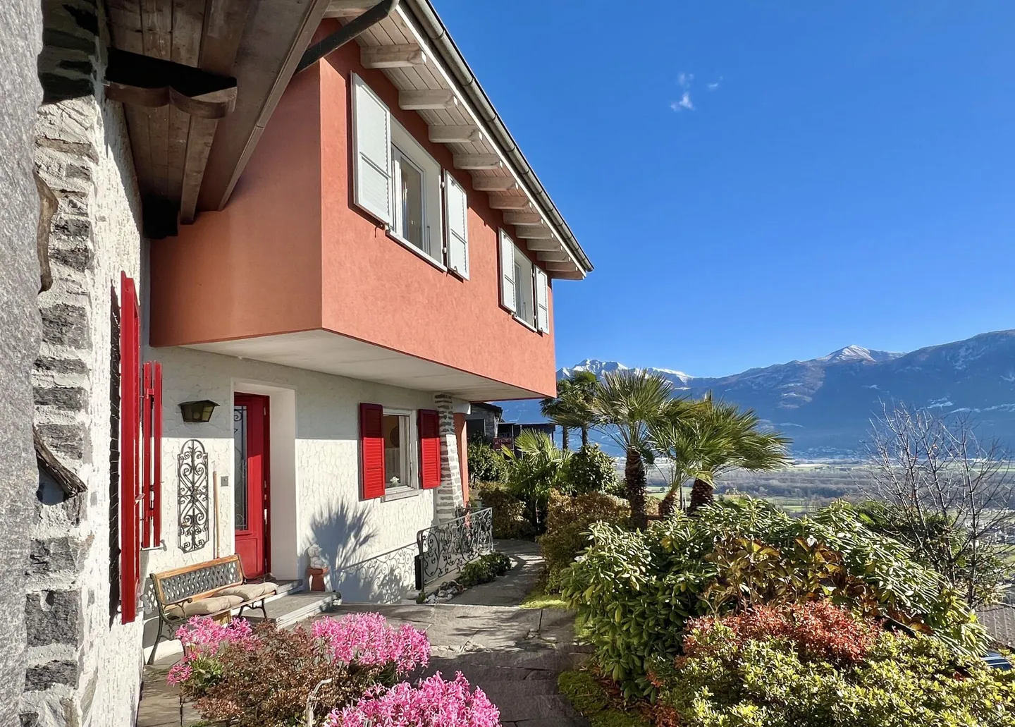 SOLD! Single-family house with unobstructed mountain and lake view - Photo 4 of 35
