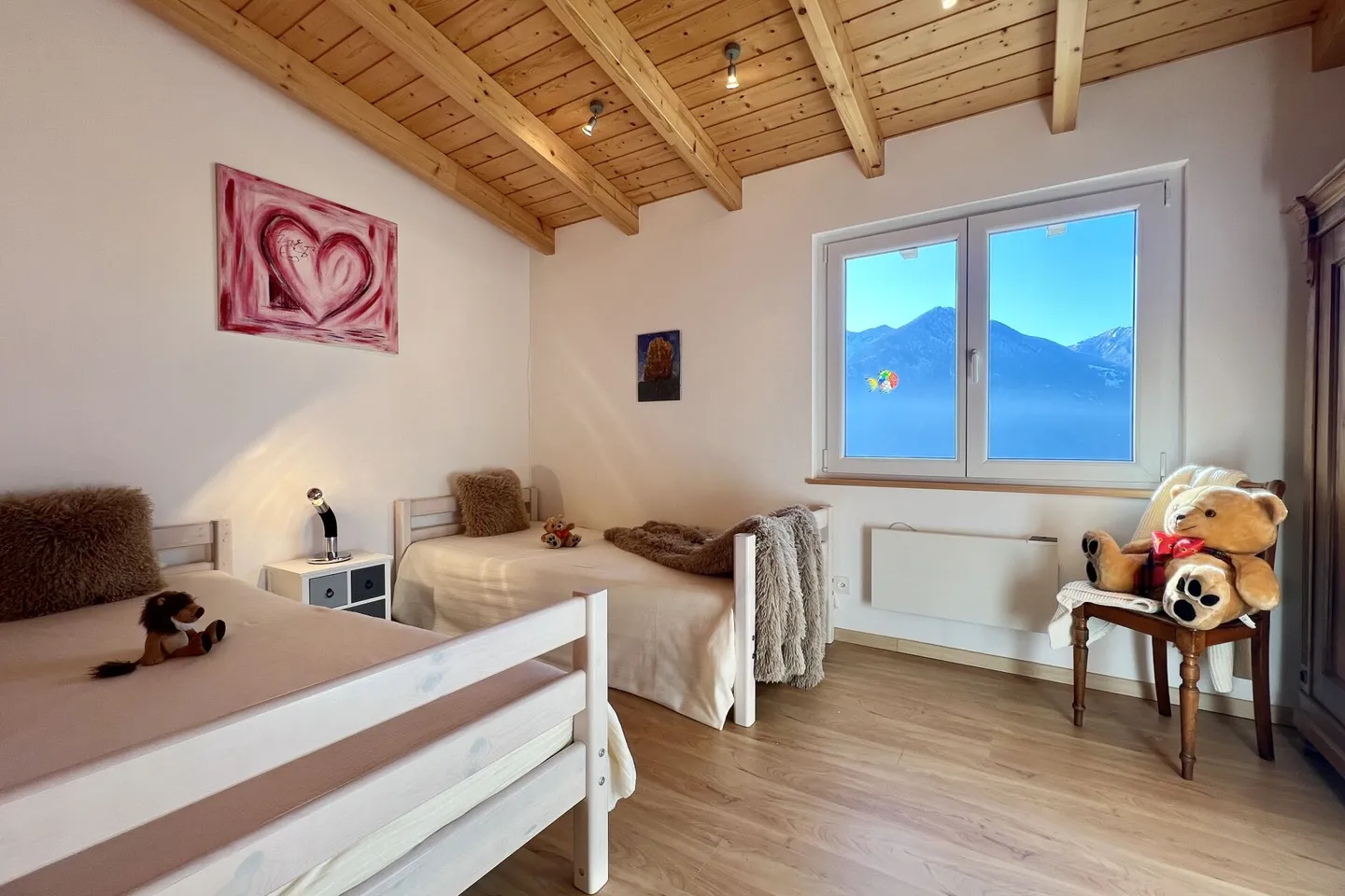 SOLD! Single-family house with unobstructed mountain and lake view - Photo 16 of 35