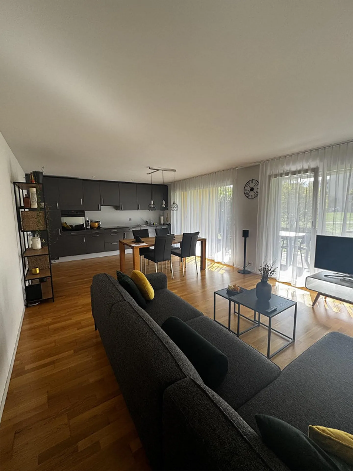 Charming 2.5-room apartment with cozy seating area in Sursee - Photo 3 of 7
