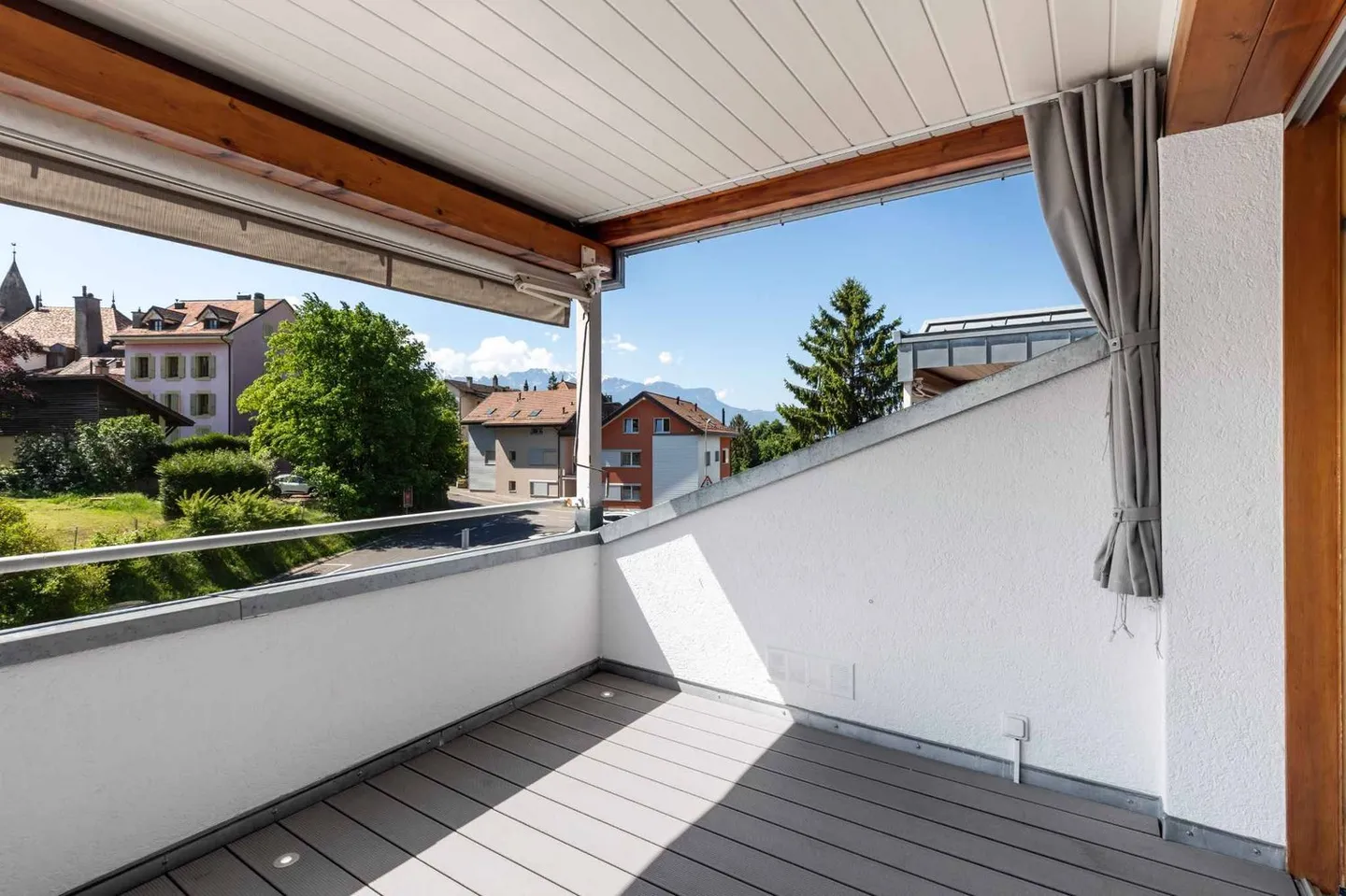 Near Vevey: bright 4.5-room apartment with separate office - Photo 8 of 10