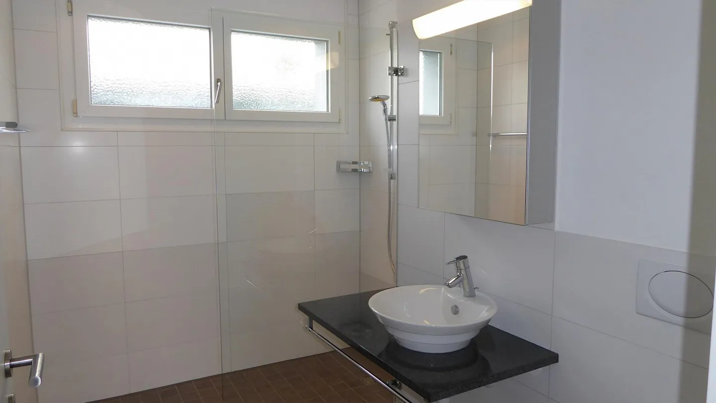 Modern 2.5 Room Apartment with Garden Patio - Photo 2 of 8