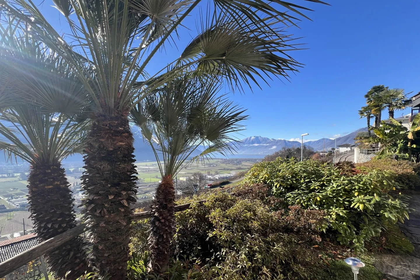 SOLD! Single-family house with unobstructed mountain and lake view - Photo 33 of 35