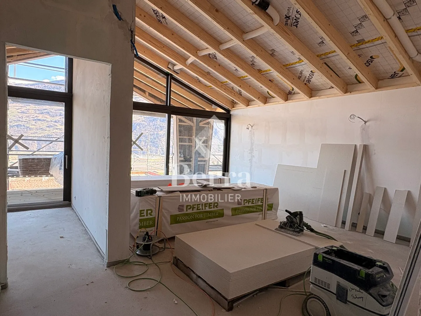 NUOVO! 2.5 stanze in affitto! - Foto 1 di 13