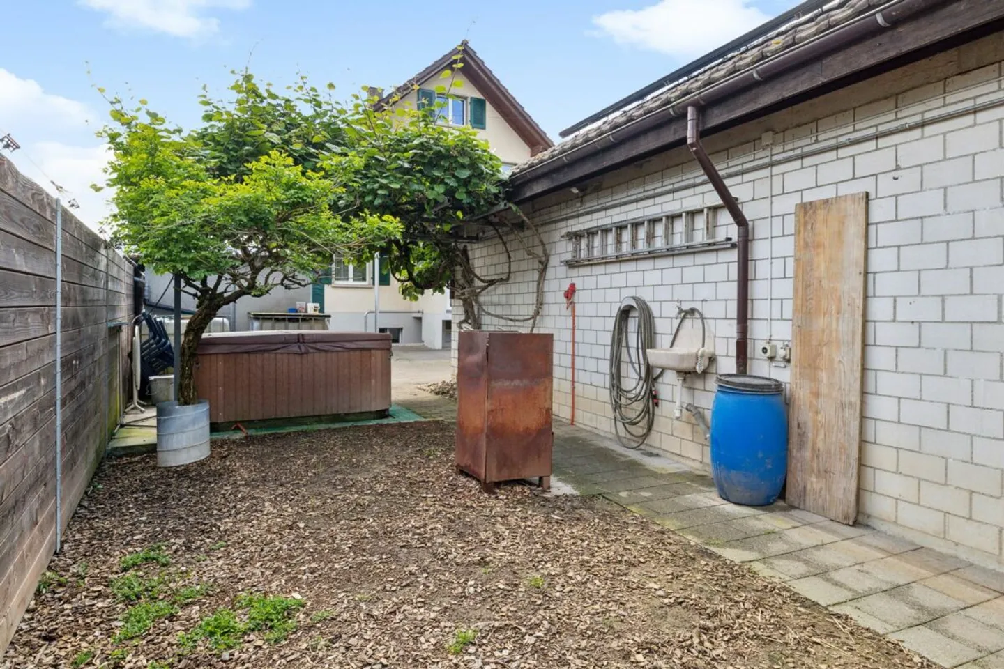 EQUESTRIAN, RESIDENTIAL AND COMMERCIAL PROPERTY WITH DIVERSE USAGE POSSIBILITIES - Photo 13 of 20