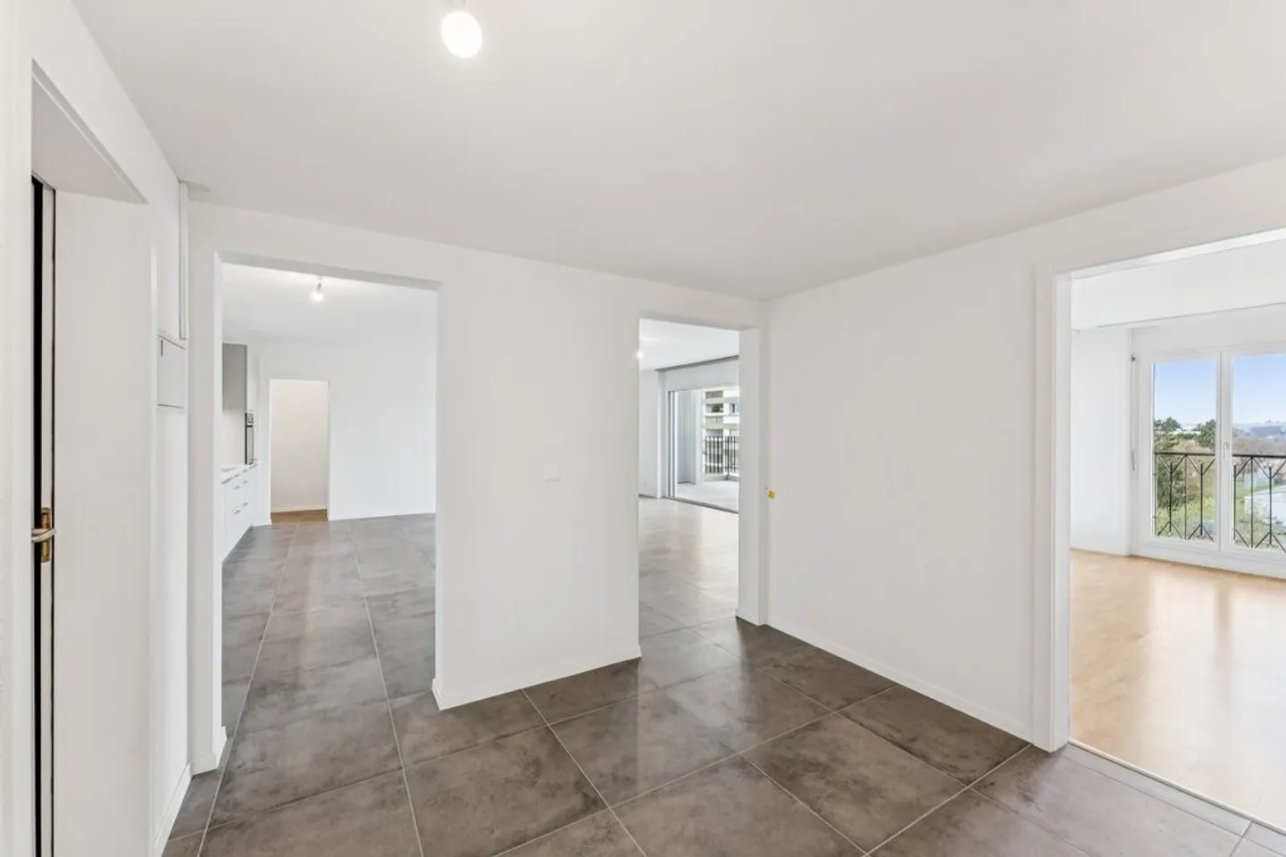 To seize! Superb renovated apartment in Marly! - Photo 2 of 7