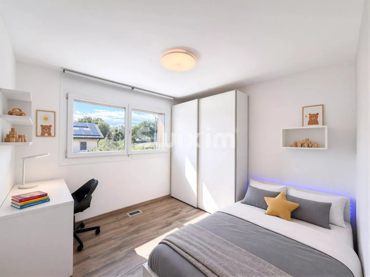 Modern Semi-Detached House - Photo 9 of 13