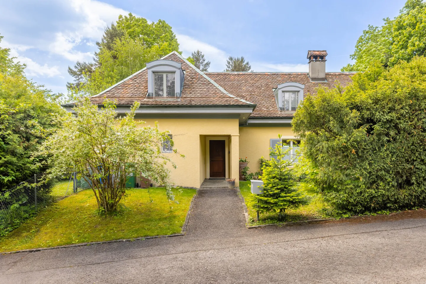 Charming House in Lausanne - A Green Oasis in the Heart of the City - Photo 15 of 16
