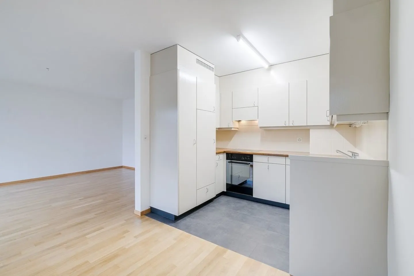 Vivre confortablement dans un immeuble multifamilial bien entretenu - Photo 4 sur 10