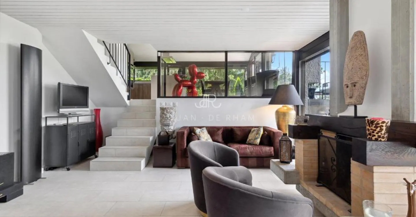 AVULLY: Magnificent renovated house with a view - Photo 5 of 11
