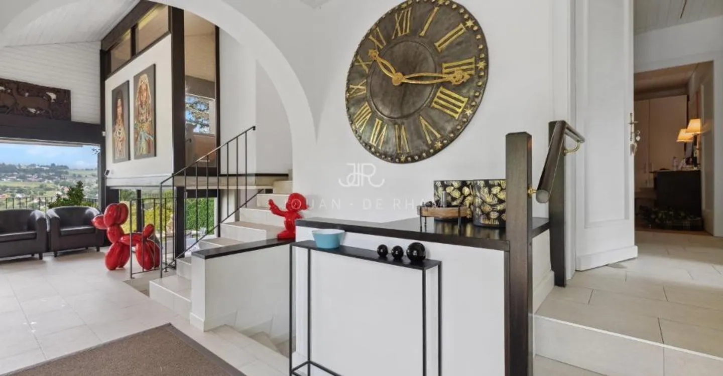 AVULLY: Magnificent renovated house with a view - Photo 6 of 11