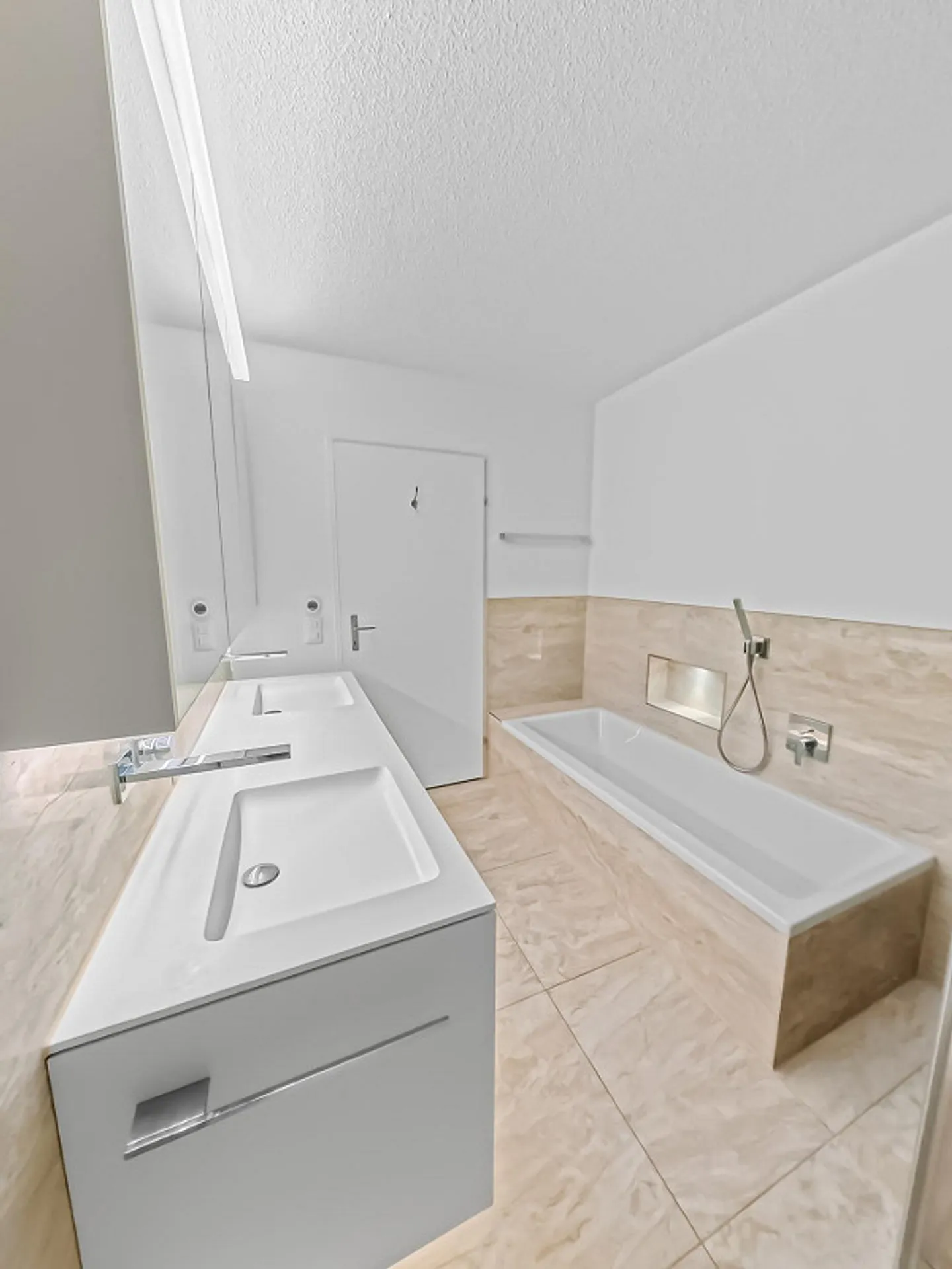 Terrace apartment with 101 m² terrace and panoramic views over Baden - Photo 14 of 21