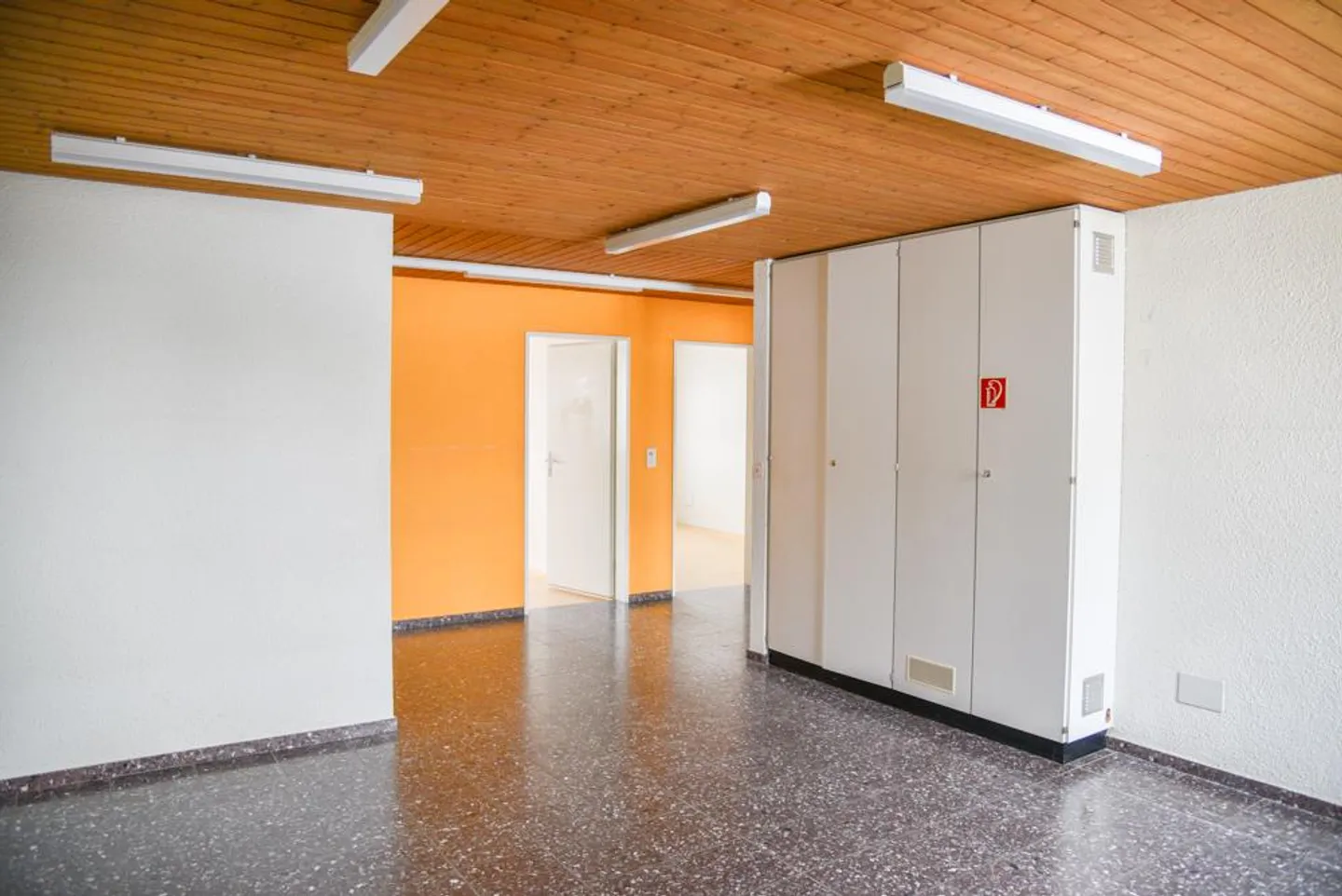 Spacious school/training/office/studio premises 273 m2 - Photo 3 of 12