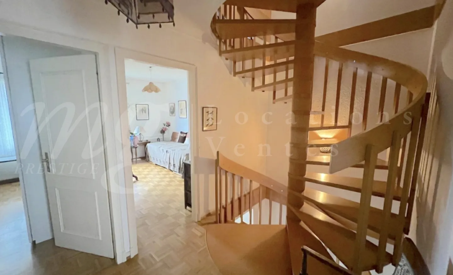 Exclusive!! VERY BEAUTIFUL 7-ROOM HOUSE OF 170 m2 - WITH SOUTH GARDEN AND PA - Photo 4 of 8
