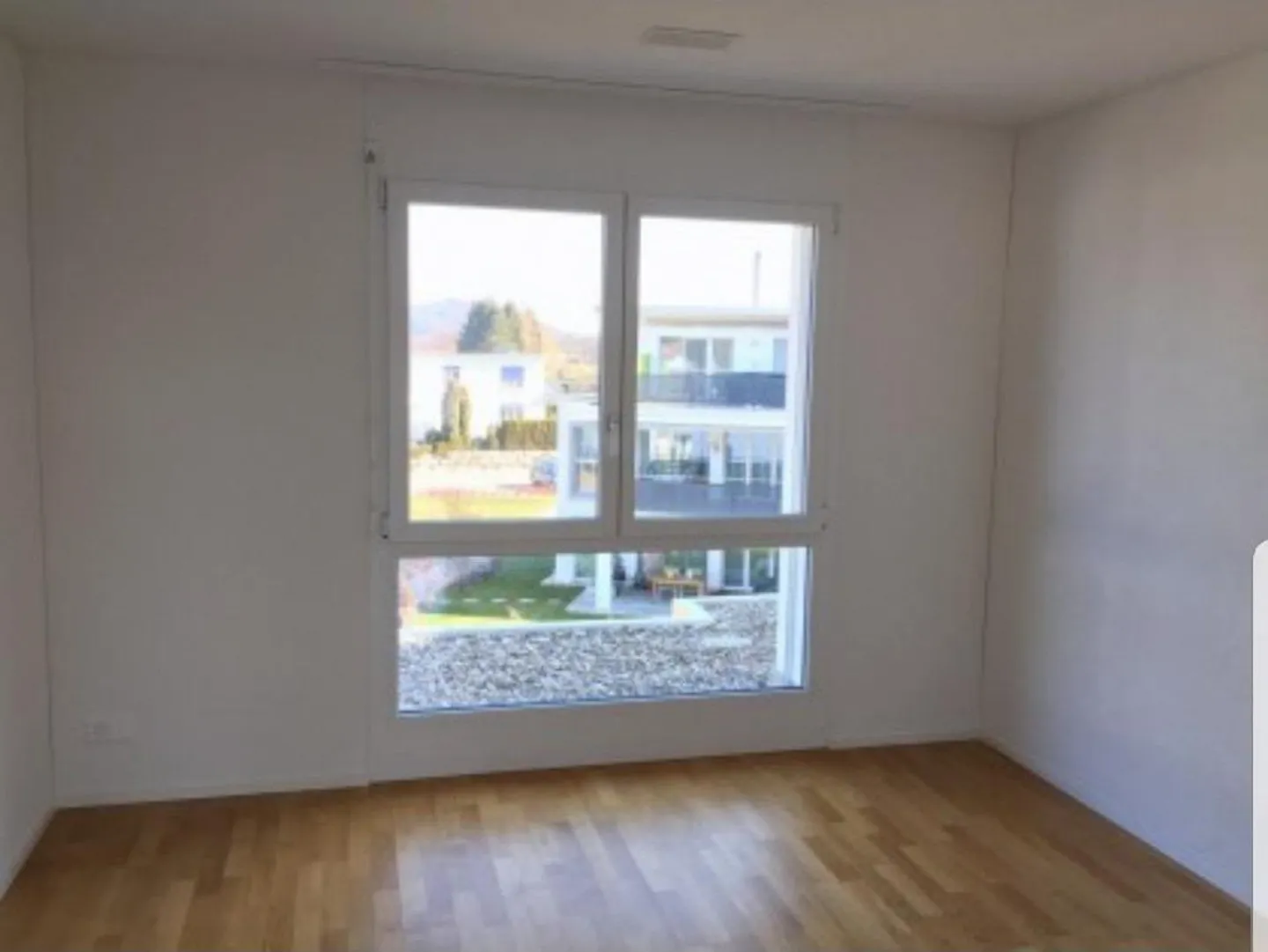 Appartement lumineux à Studen - Photo 3 sur 11