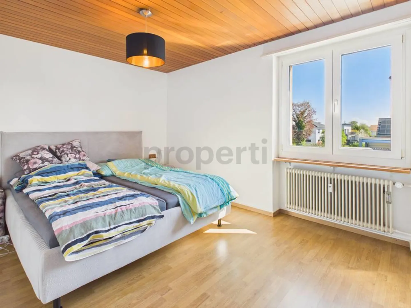 Grand balcon, rénovation moderne et places de parking disponibles - Photo 4 sur 6