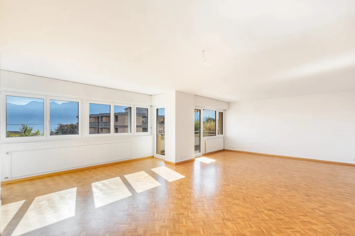 Appartement lumineux de 4,5 pièces - Photo 3 sur 12