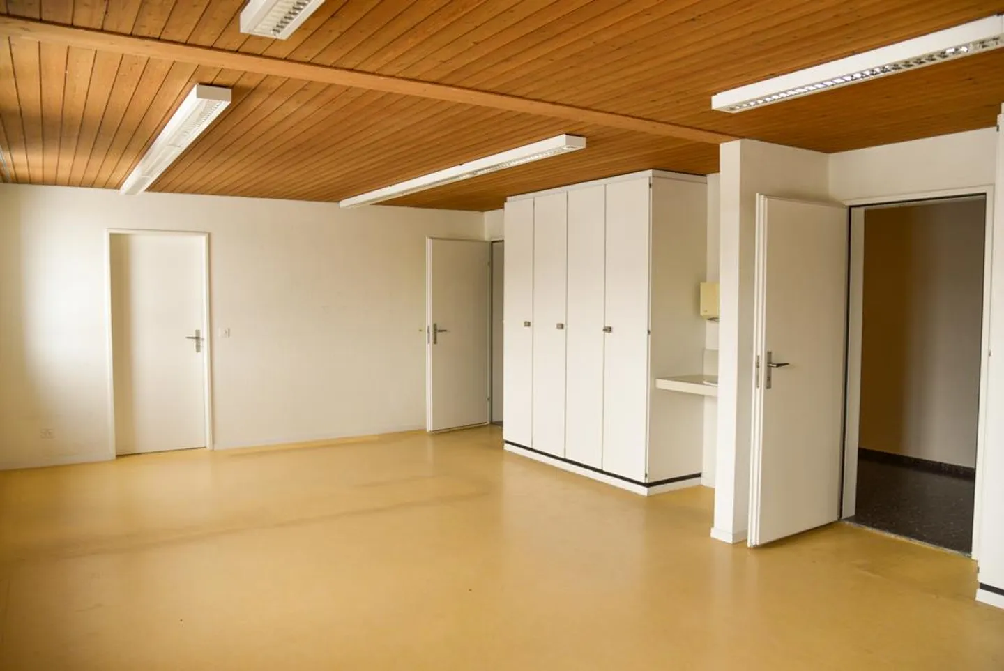 Spacious school/training/office/studio premises 273 m2 - Photo 6 of 12