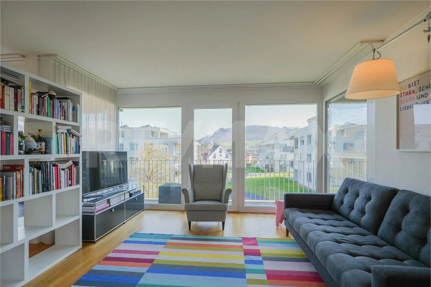 Genial zentral - Geräumige und sehr gepflegte 5.5 Zimmer-Wohnung - Photo 8 of 13