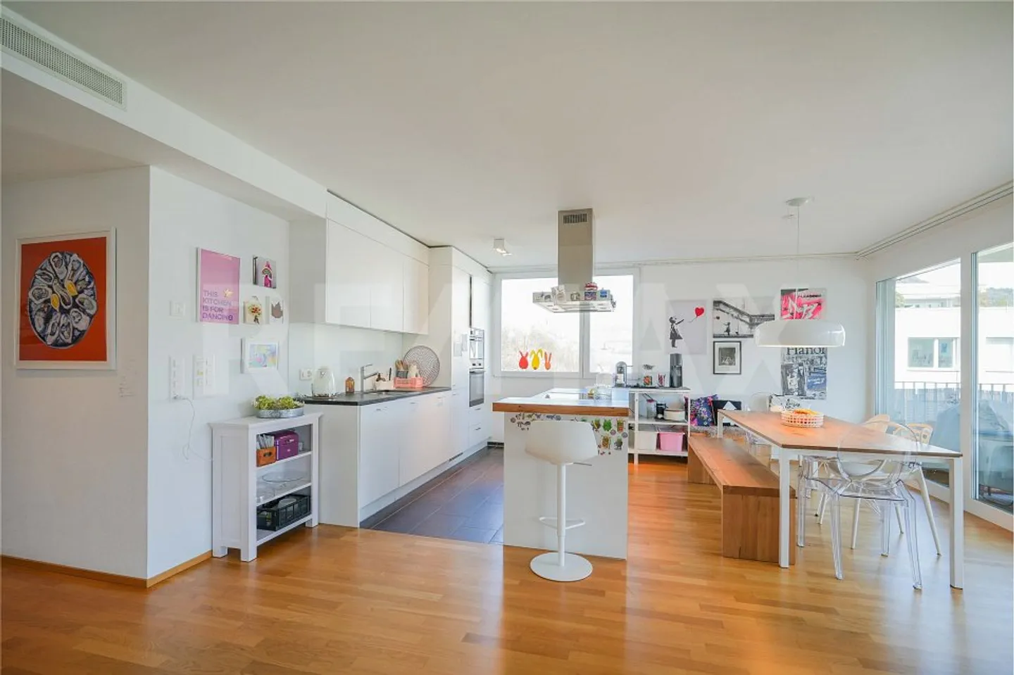 Genial zentral - Geräumige und sehr gepflegte 5.5 Zimmer-Wohnung - Photo 11 of 13