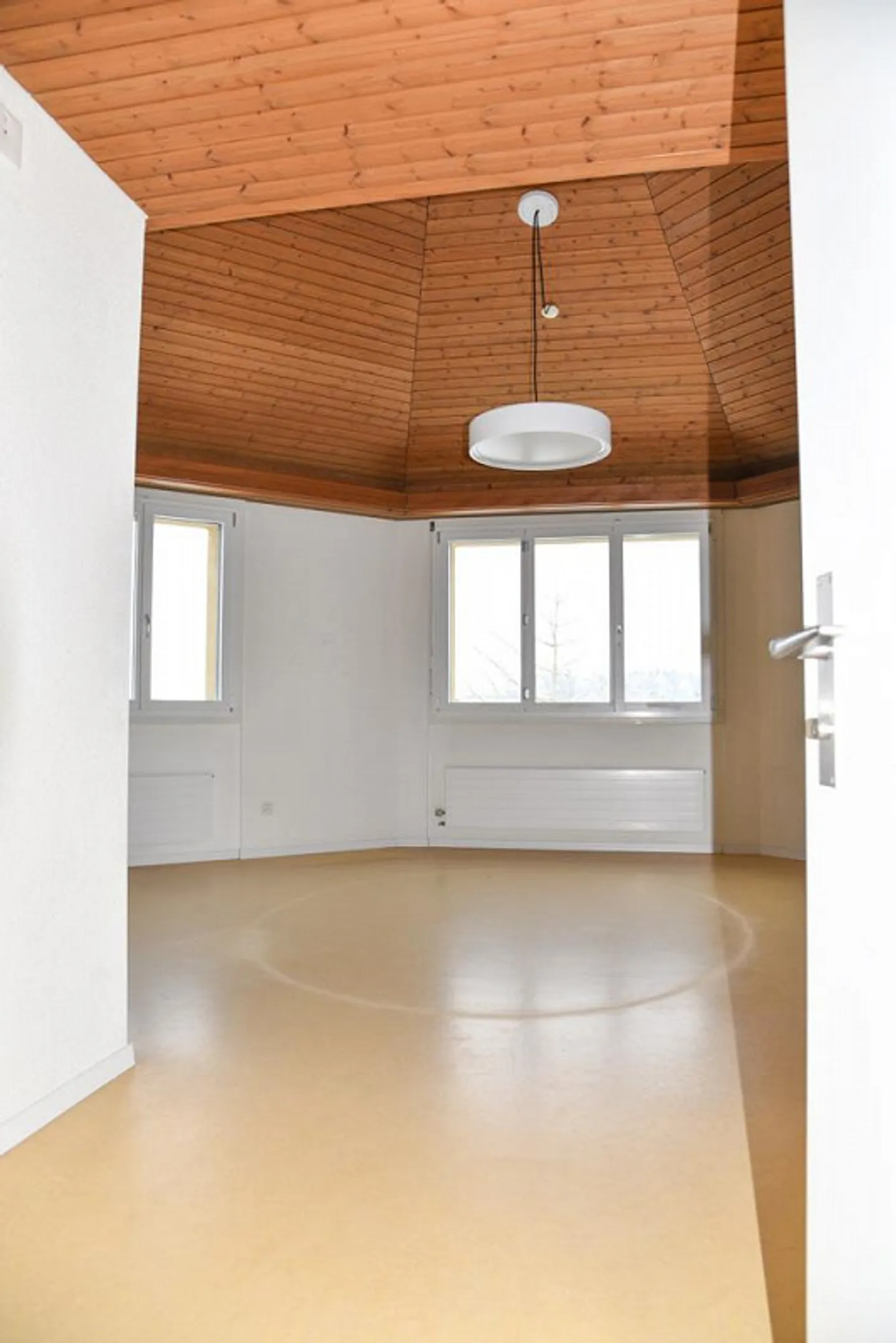 Spacious school/training/office/studio premises 273 m2 - Photo 9 of 12