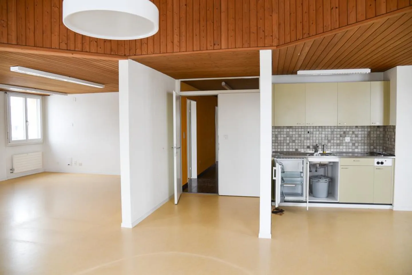 Spacious school/training/office/studio premises 273 m2 - Photo 10 of 12