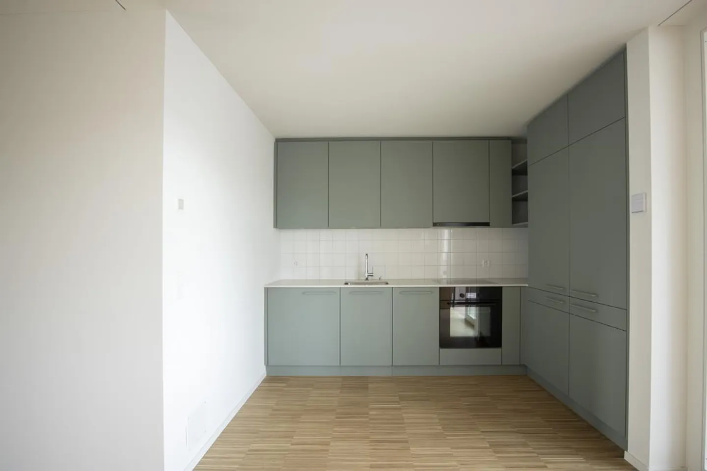 Modern apartment with large kitchen and plenty of light - Photo 2 of 6