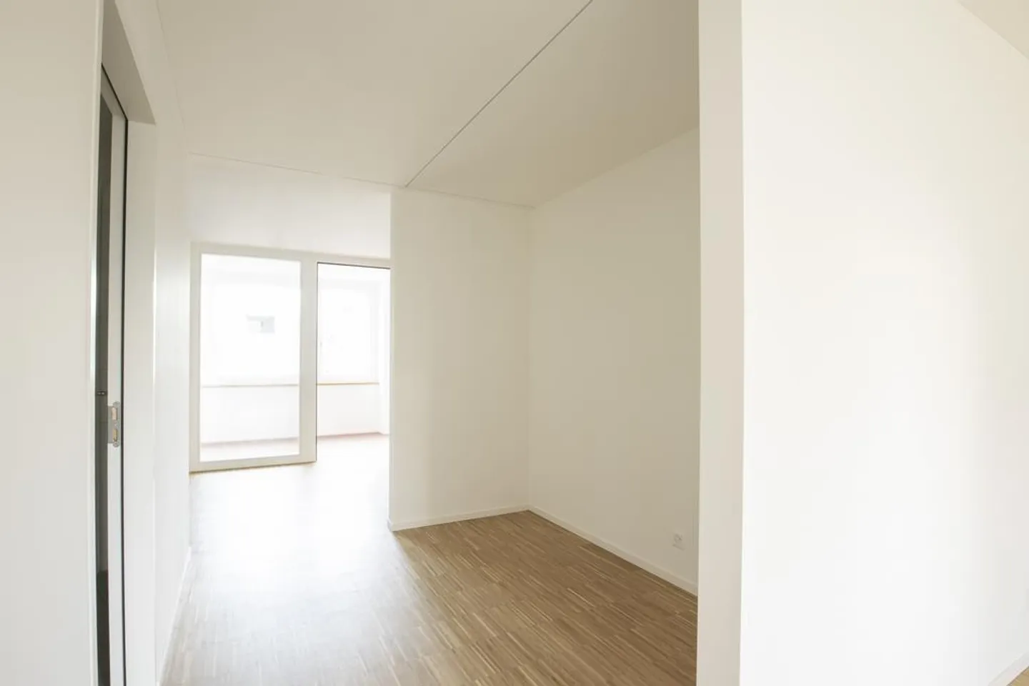 Modern apartment with large kitchen and plenty of light - Photo 3 of 6