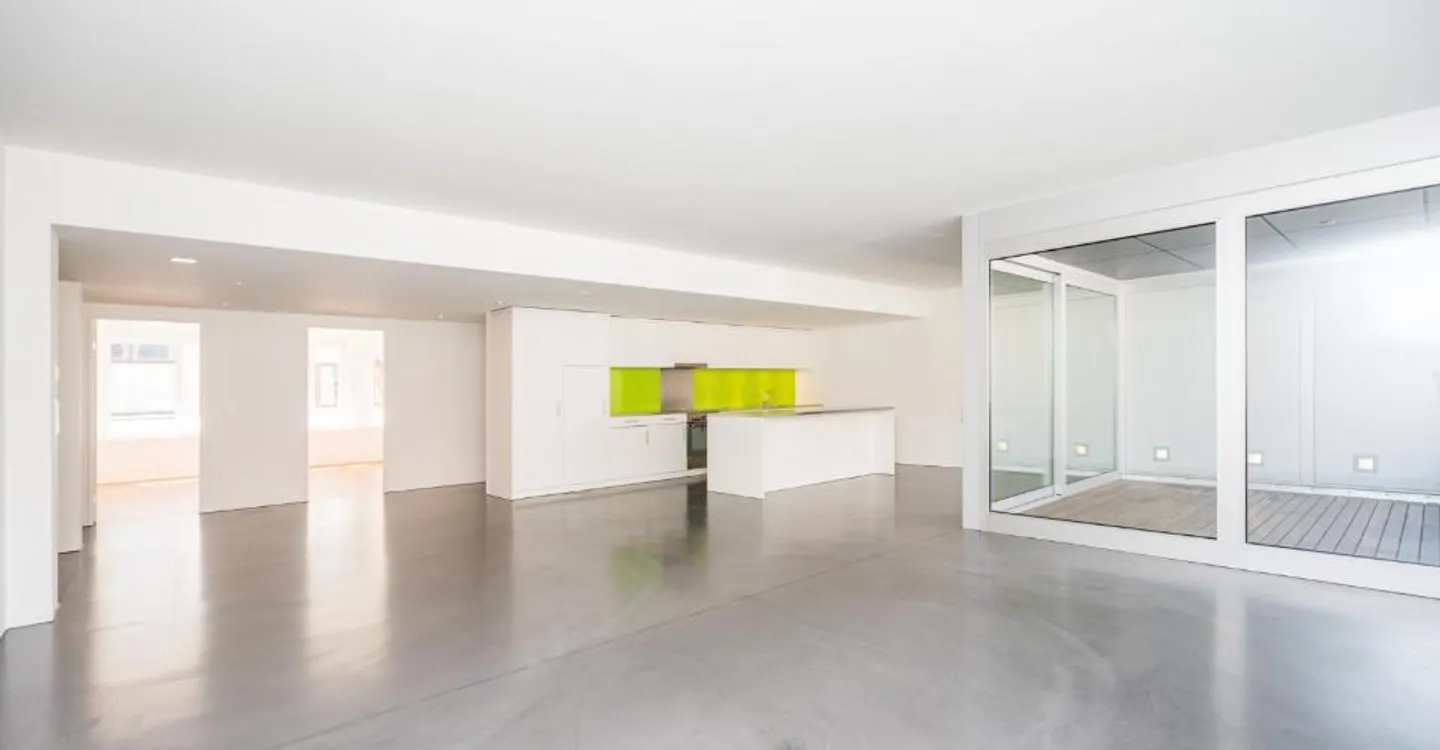 Experience 142m2 of modern living paradise in the heart of Biel! - Photo 1 of 7
