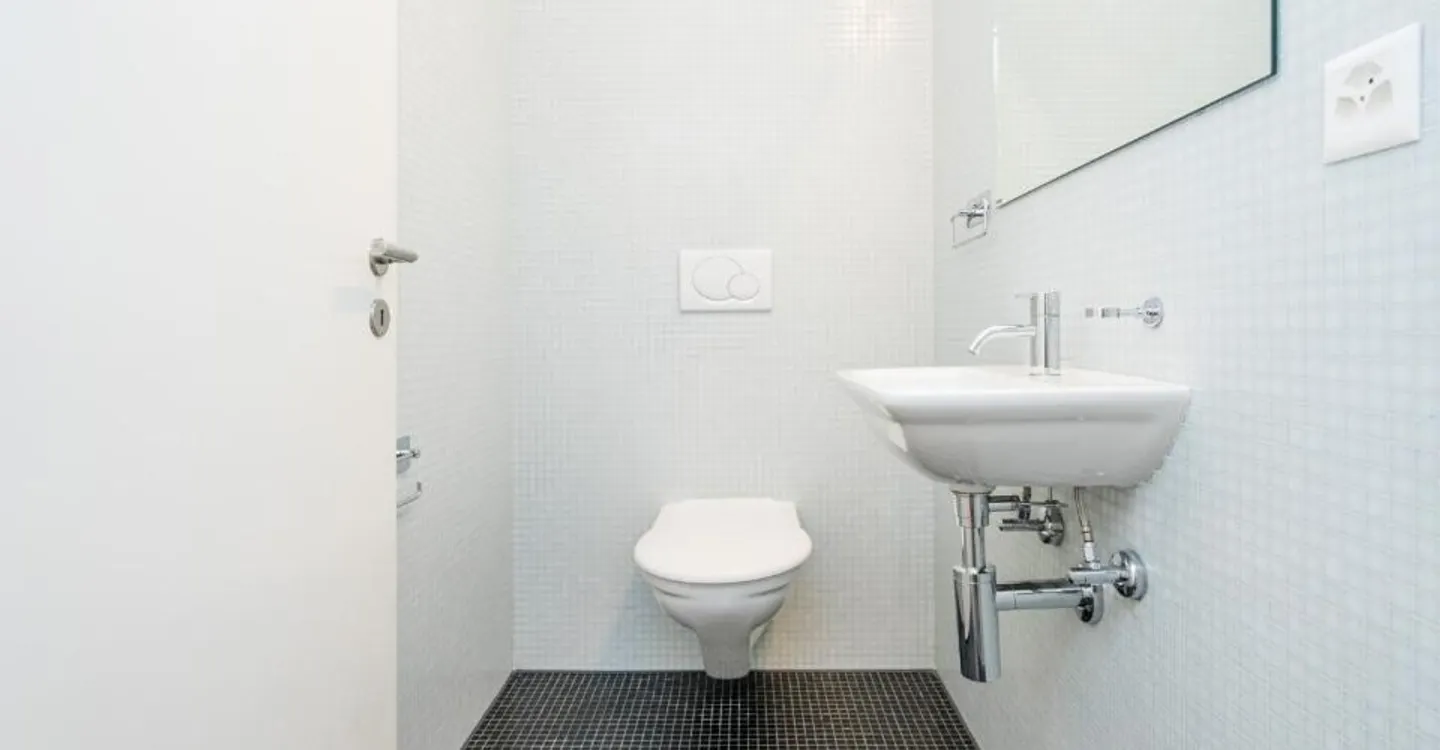 Experience 142m2 of modern living paradise in the heart of Biel! - Photo 6 of 7