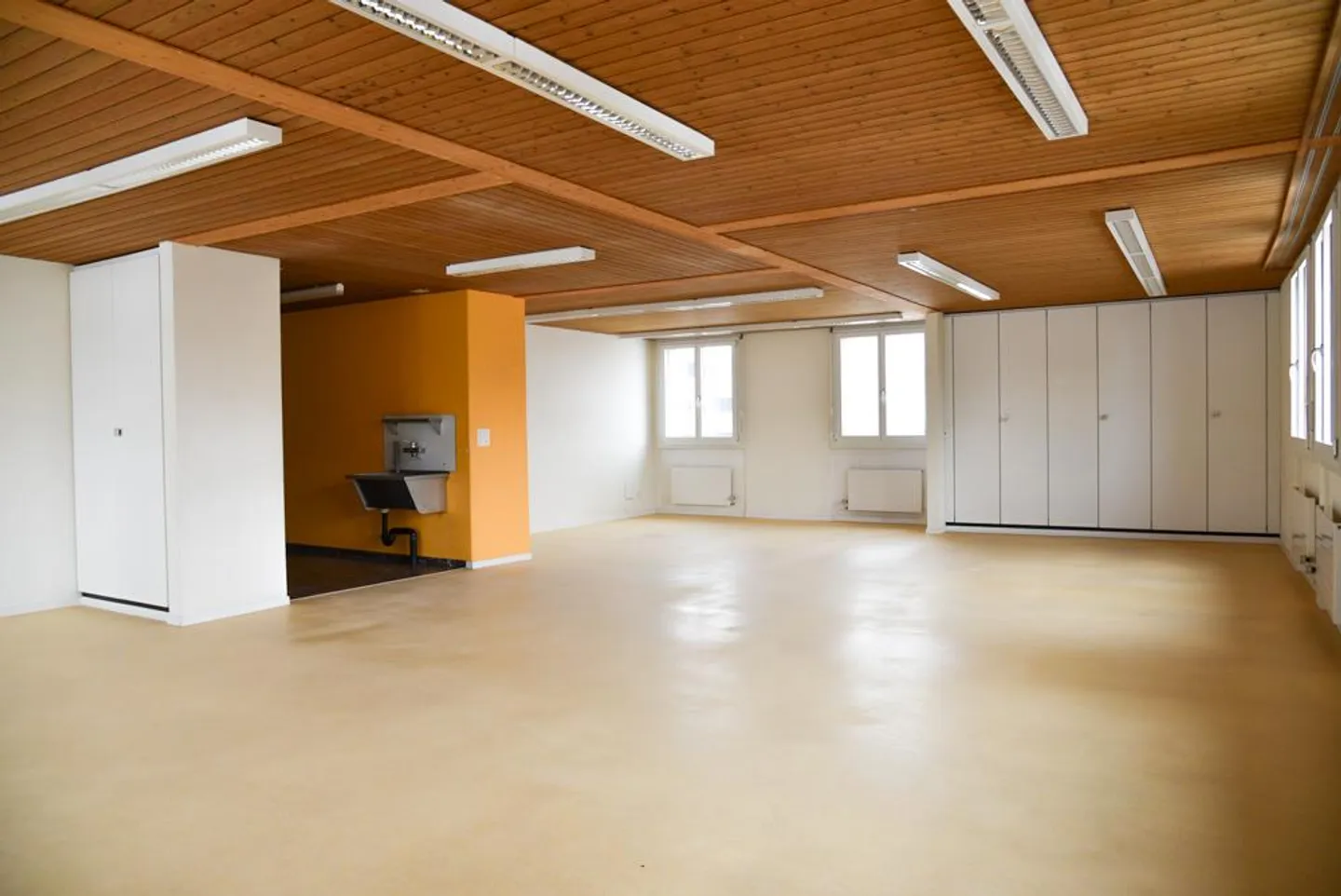 Spacious school/training/office/studio premises 273 m2 - Photo 11 of 12