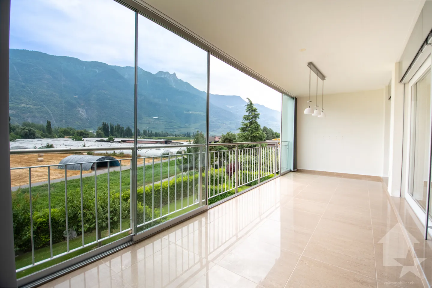 Geräumige Durchgangswohnung in den Bains de Saillon - Foto 1 von 19