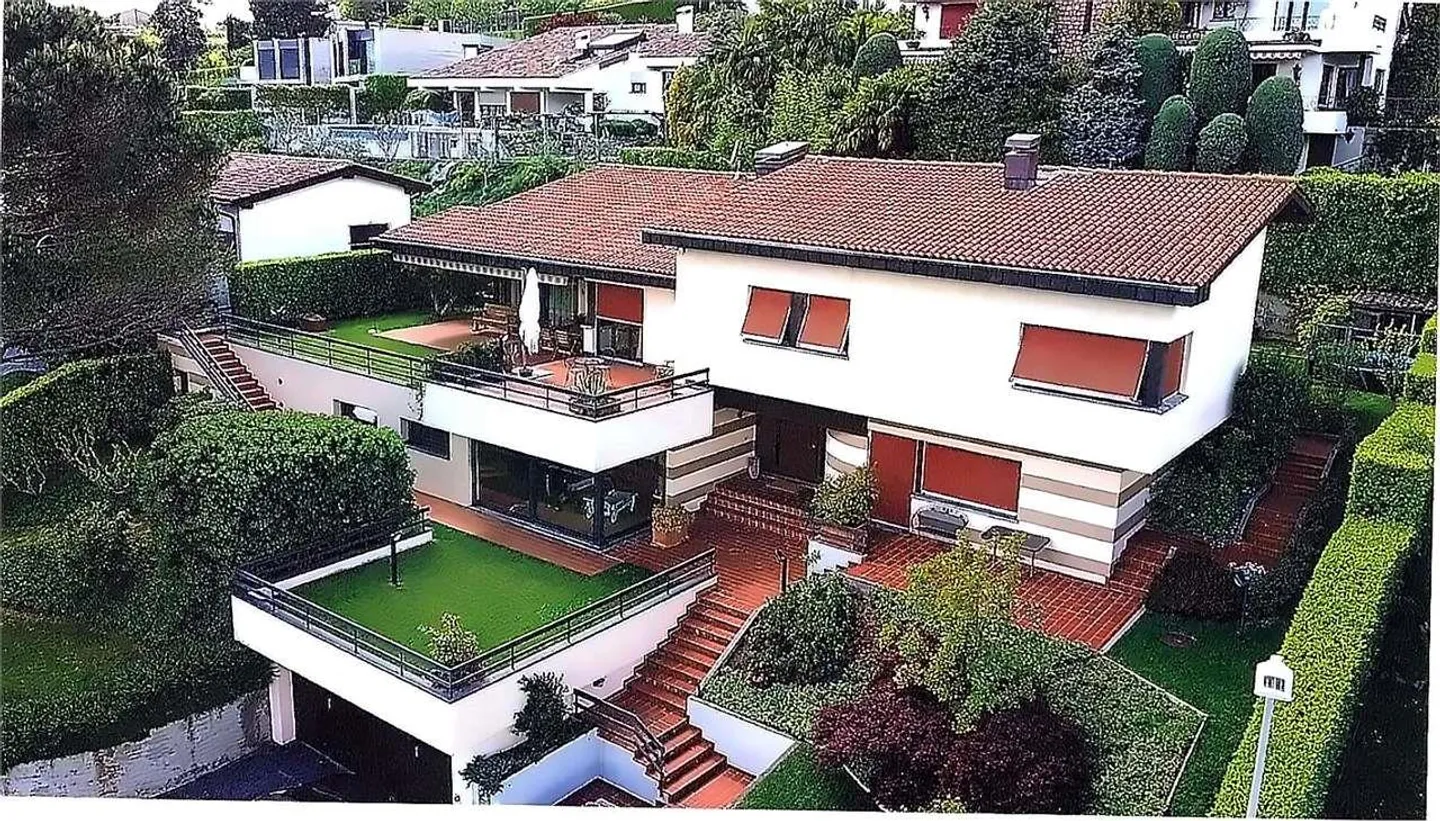 Casa di campagna esclusiva a Besazio con annesso, piscina e vista panoramica - Foto 1 di 13