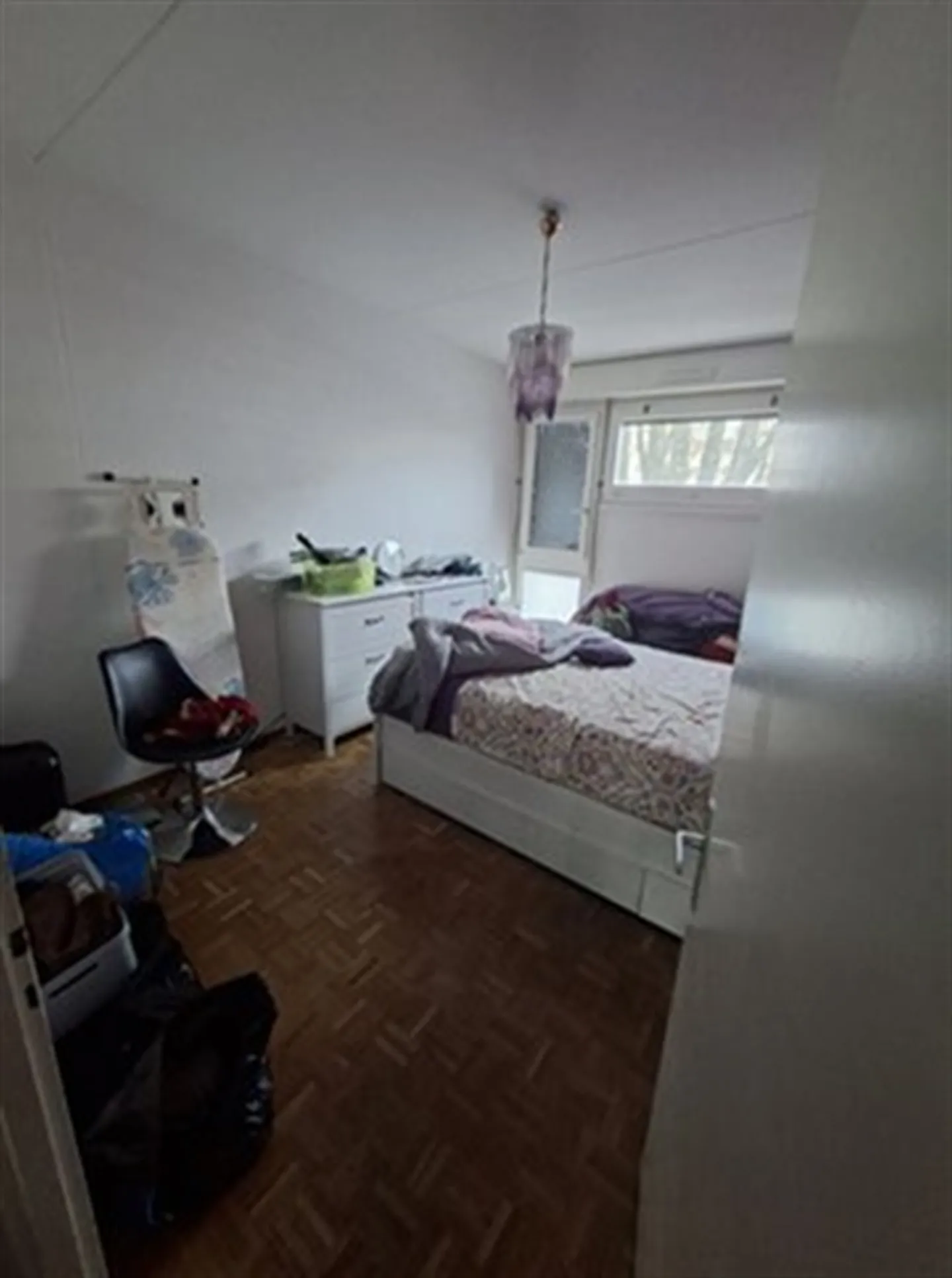 Magnifique appartement de 5 pièces au deuxième étage avec ascenseur. Cet appartement a une superficie de 71 m². - Photo 4 sur 9