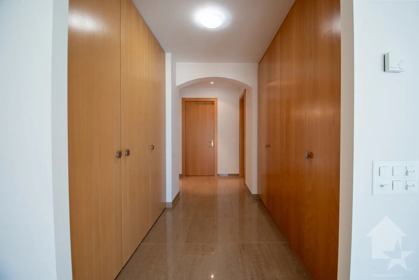 Geräumige Durchgangswohnung in den Bains de Saillon - Foto 9 von 19